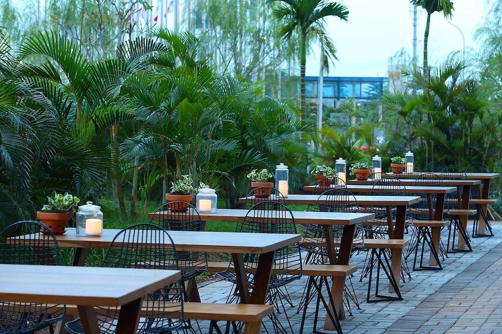 Hotel Santika Premiere Ice - Bsd City Serpong Exterior foto