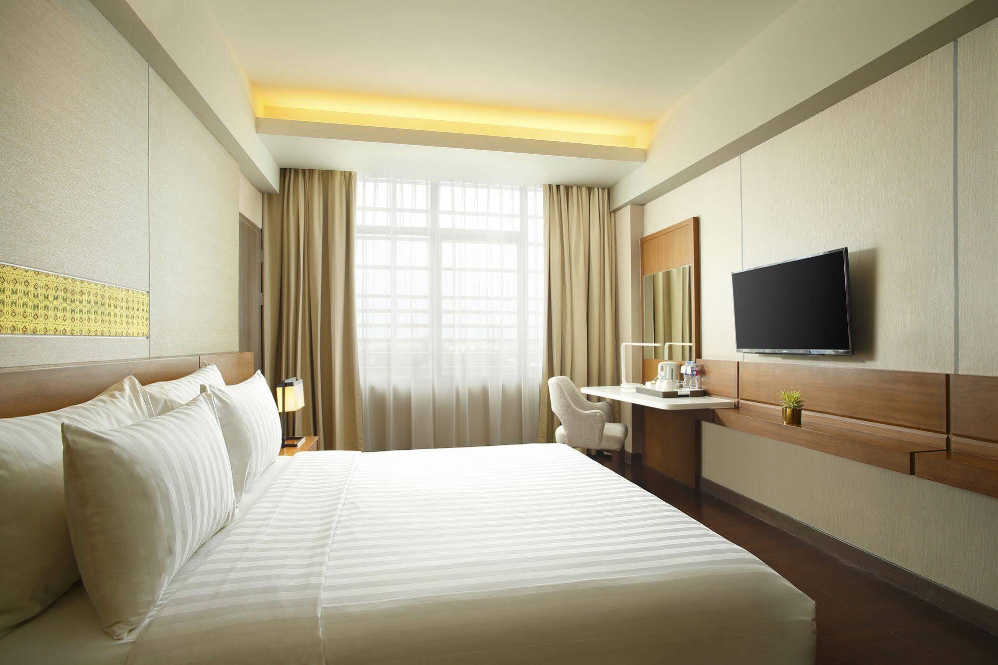 Hotel Santika Premiere Ice - Bsd City Serpong Exterior foto